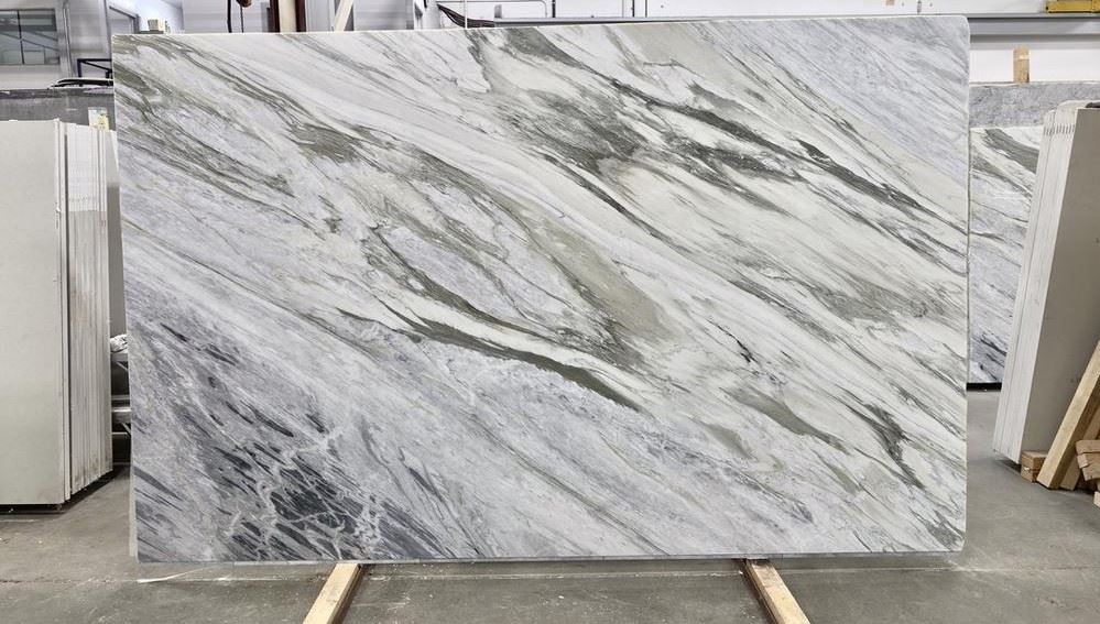 Calacatta Bulette marble slab