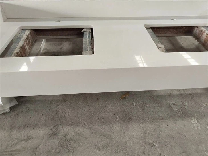 Calacatta-Polished-Kitchen-Cabinet-Countertops-Island-Worktop-Table-Tops-Artificial-Stone-Slab-Quartz.webp (3)(001)
